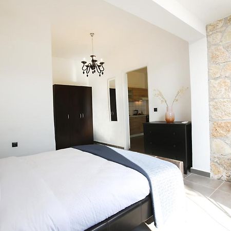 Luxury Apartments Christos Gouvia Esterno foto