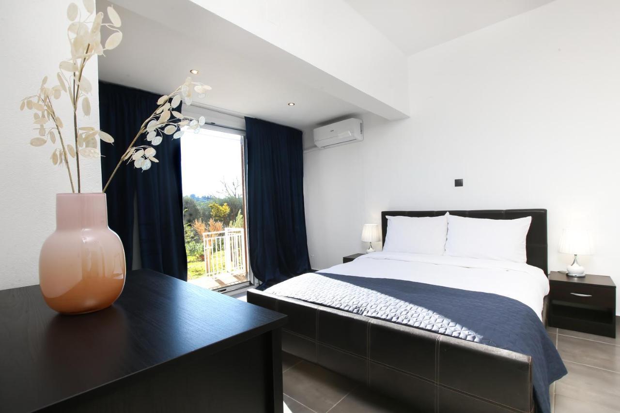 Luxury Apartments Christos Gouvia Esterno foto