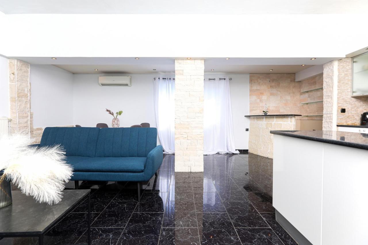 Luxury Apartments Christos Gouvia Esterno foto